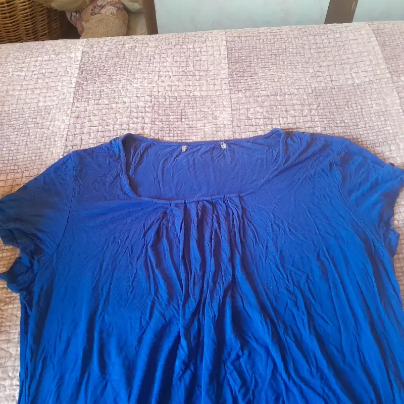 Polera azul mangas cortas - 4