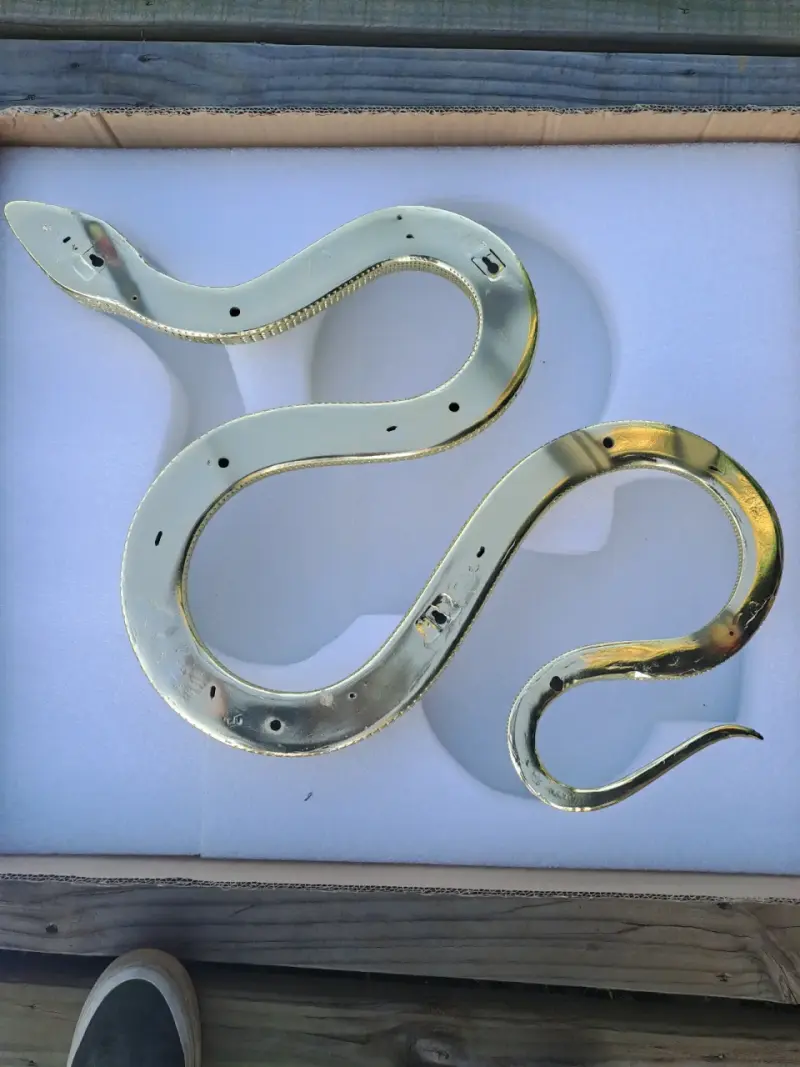 Vendo adorno de pared de serpiente de metal fundid - 2