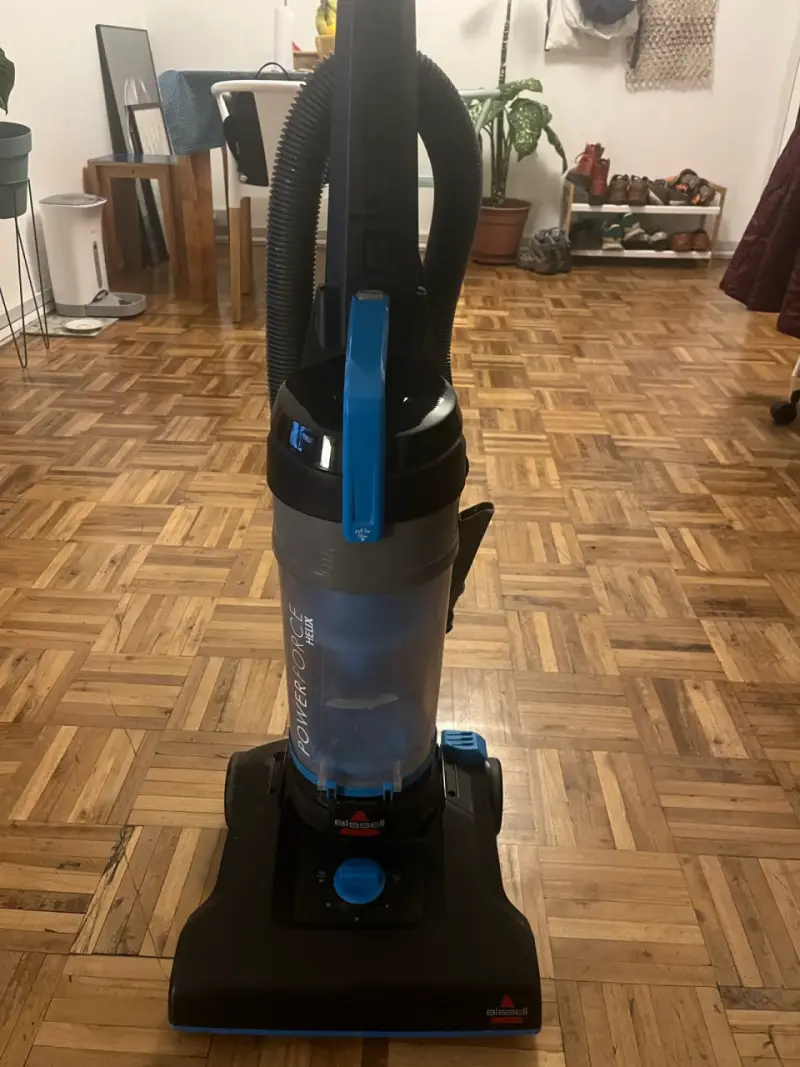 Aspiradora Vertical con Cable Bissell - 2