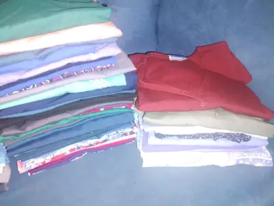 Lote de ropa clínica 124 piezas - miniatura 3