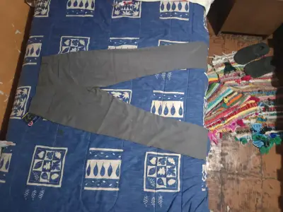 Pantalón de colegio talla 16 - miniatura 1