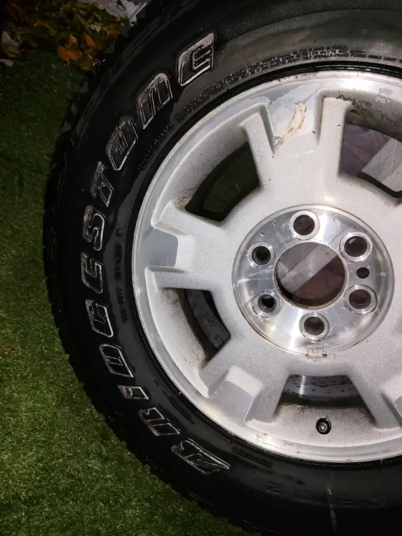 NEUMATICOS BRIDGESTONE 265/70 R17 123/12 - 6