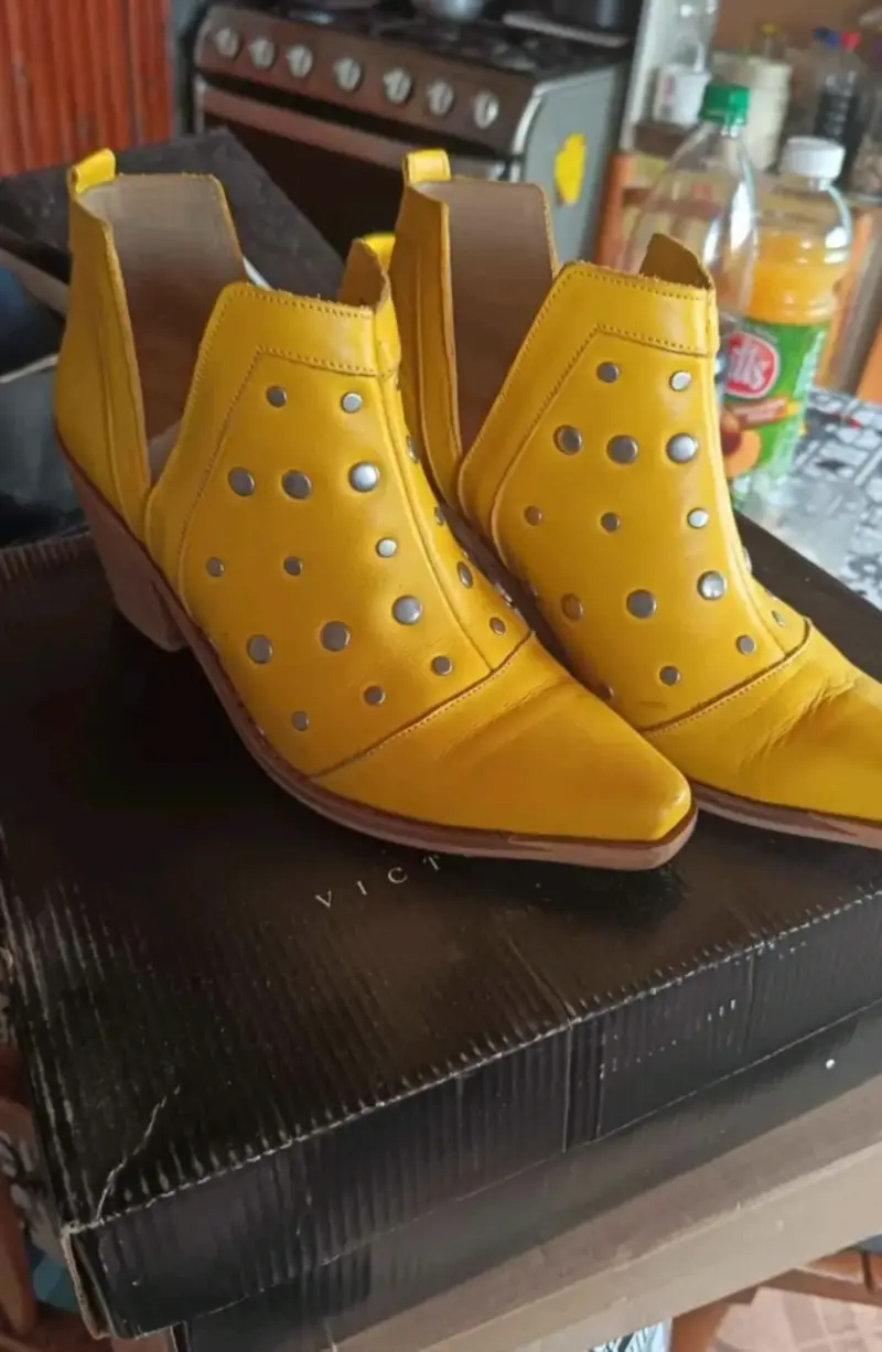 Botas amarillas - 2