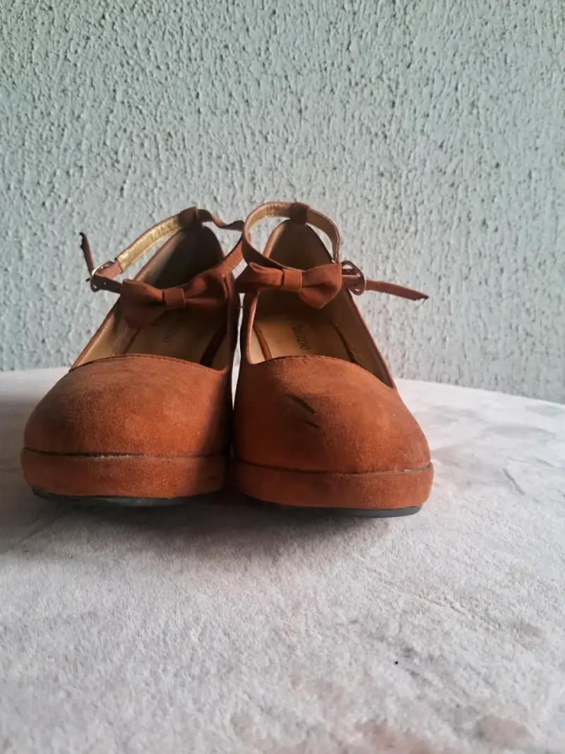 Zapatos de gamuza café tabaco NUEVOS - 1