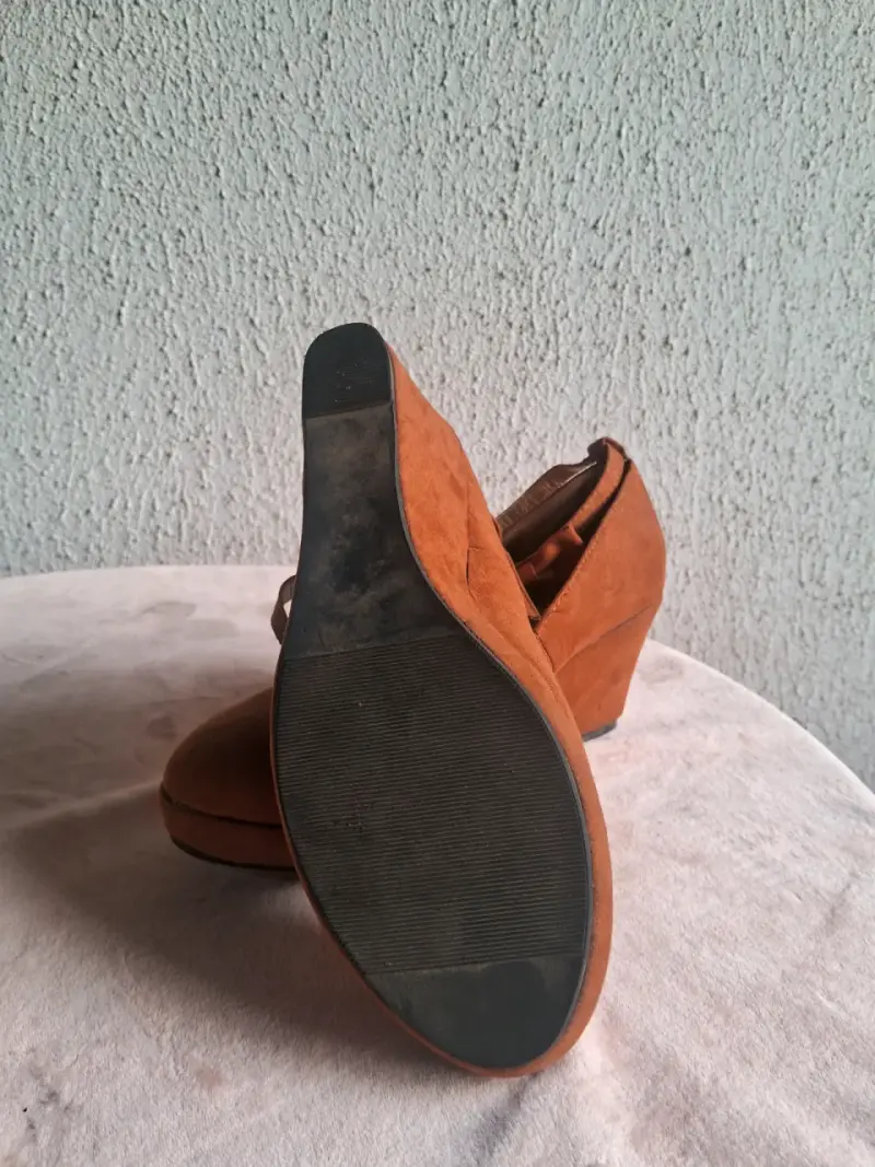 Zapatos de gamuza café tabaco NUEVOS - 2