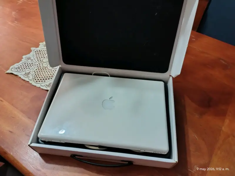 Macbook A1181 año 2009 - 2