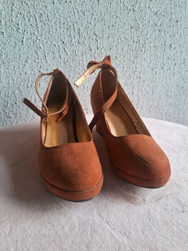 Zapatos de gamuza café tabaco NUEVOS - 5