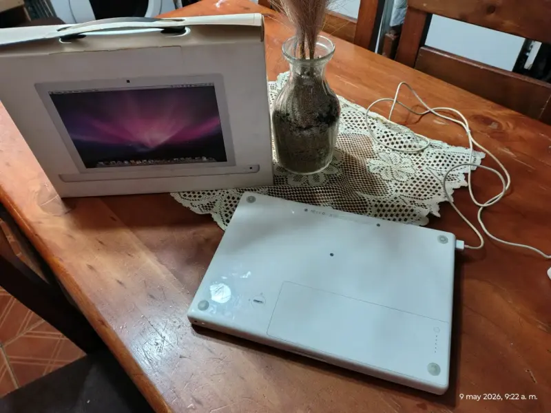 Macbook A1181 año 2009 - 5