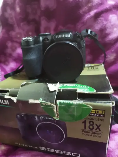 Camara fotografíca Fujifilm Finepix s 2950 - miniatura 1