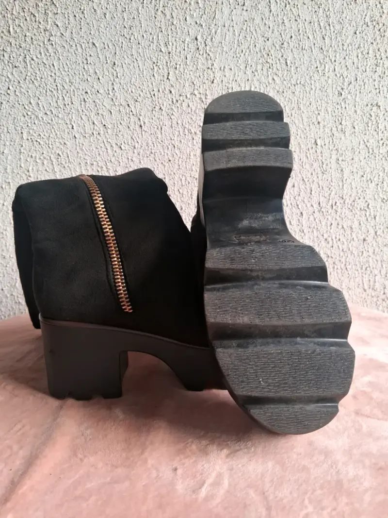 Botas largas, doble cierre, tipo gamuza. Negras - 3