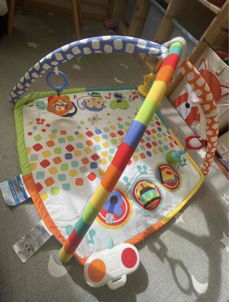 Gimnasio musical Fisher price - 1