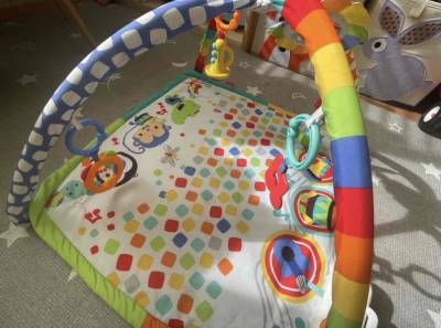 Gimnasio musical Fisher price - miniatura 2