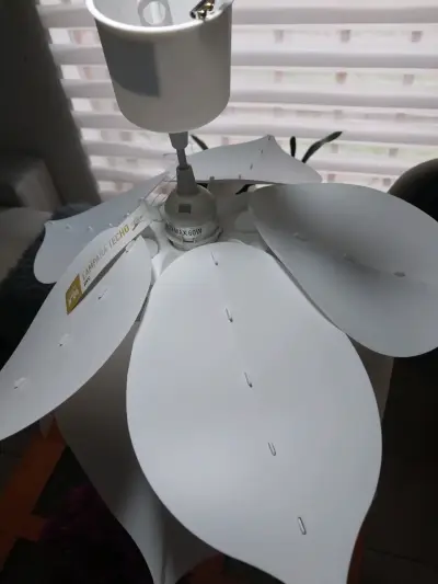 Lampara techo forma flor - miniatura 3