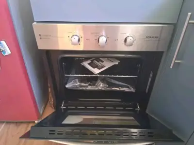 Horno eléctrico empotrable y campana - miniatura 2