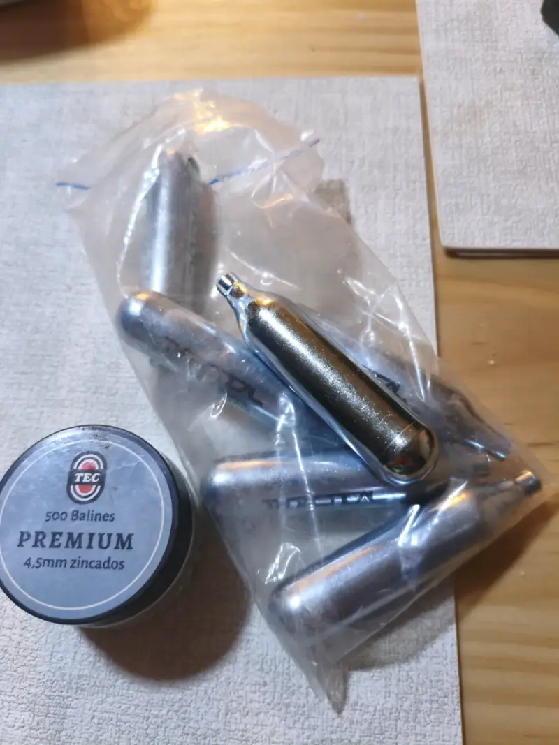 Pistola CO2 usada modelo con licencia Glock - 3