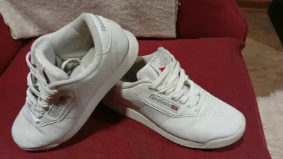 Zapatillas en perfectas condiciones - miniatura 3