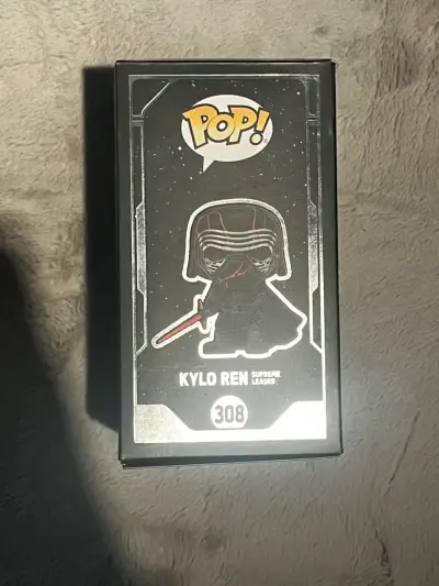 Funko Pop Kylo Ren 308 Luz y Sonido - miniatura 2