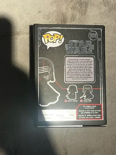 Funko Pop Kylo Ren 308 Luz y Sonido - miniatura 3