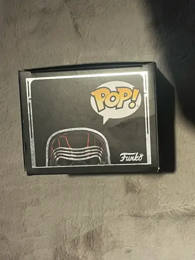 Funko Pop Kylo Ren 308 Luz y Sonido - miniatura 4