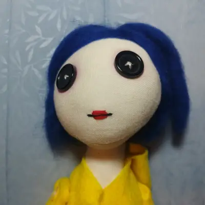 Muñeca Coraline Artesanal - miniatura 3