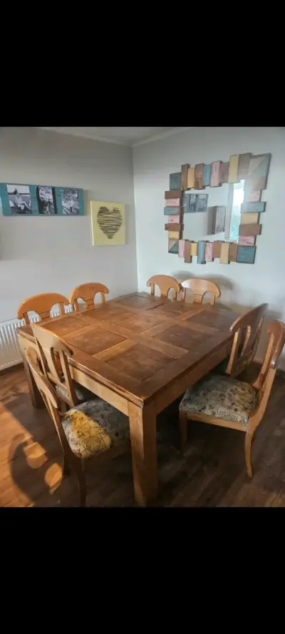 Mesa comedor castaño con 8 sillas y mesa de centro - miniatura 2