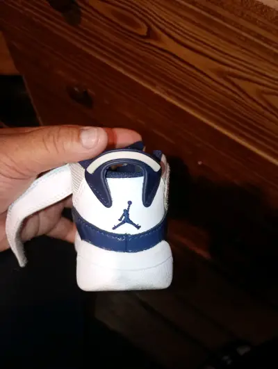 Silla mesedora. Y zapatillas - miniatura 3