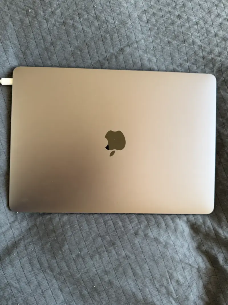 MacBook Air Intel i3 2020 - 1