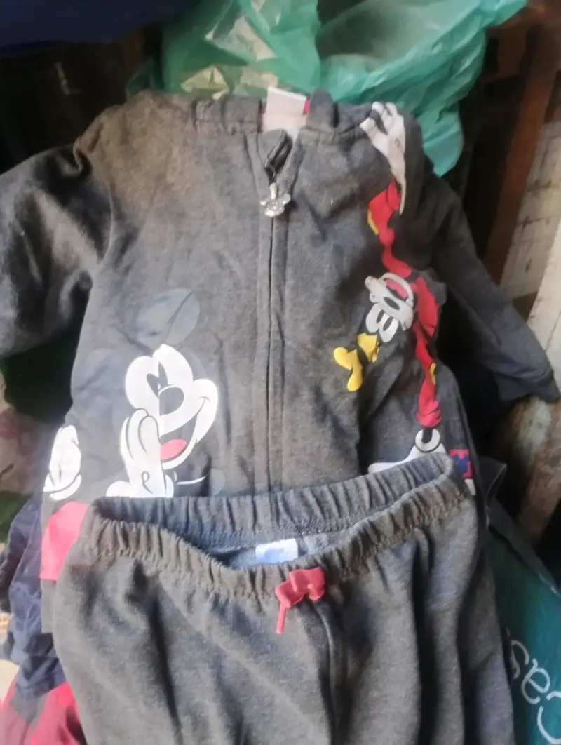 Ropa en buen estado - 4