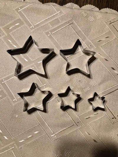 5 moldes metálicos en forma de estrella - miniatura 2