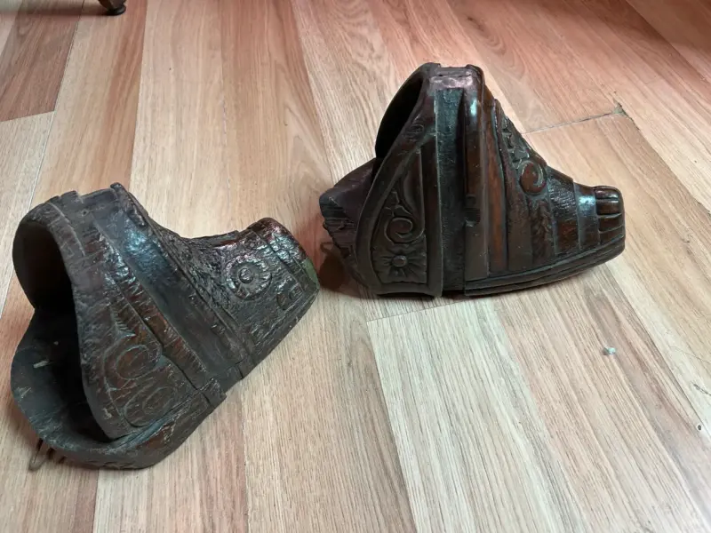 Par de estribos y yugo antiguo de madera - 3