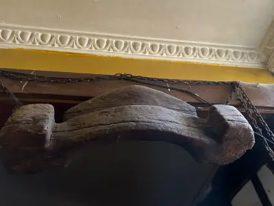 Par de estribos y yugo antiguo de madera - miniatura 4