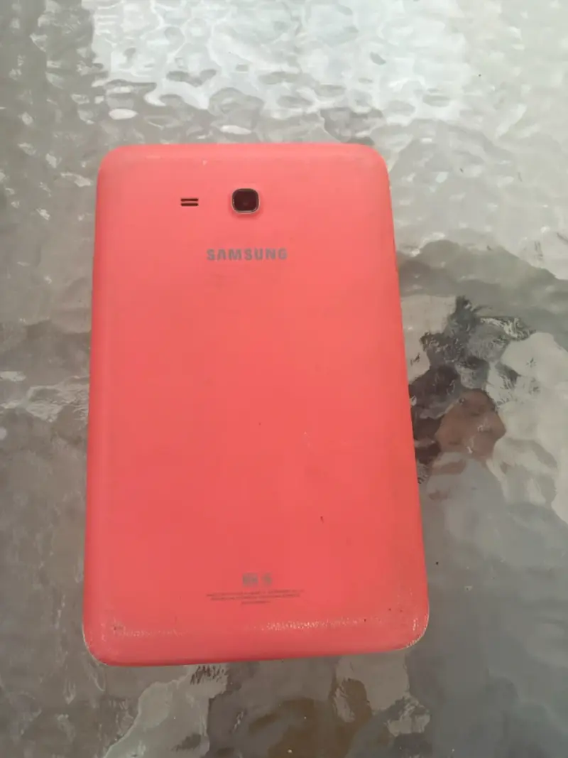 Tablet rosada Samsung - 2