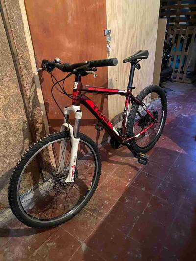 Bicicleta trek - miniatura 1