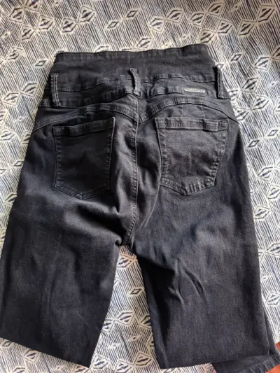 Jeans mossimo negro - miniatura 1