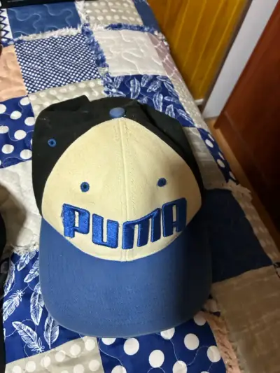 Gorros de marca pumas y Jordan - miniatura 1