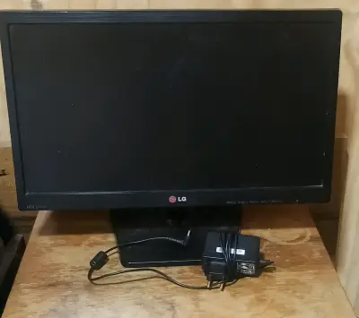 LG Flatron 20EN33SS-B 20 pulgadas - miniatura 1