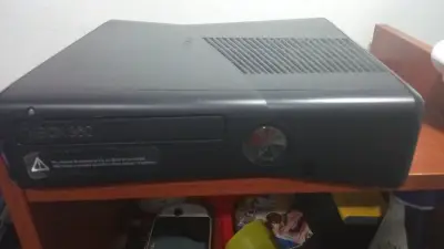 Se vende Xbox 360 en perfecto estado - miniatura 1