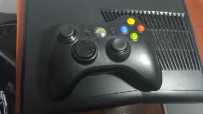 Se vende Xbox 360 en perfecto estado - miniatura 2