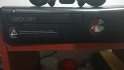 Se vende Xbox 360 en perfecto estado - miniatura 3