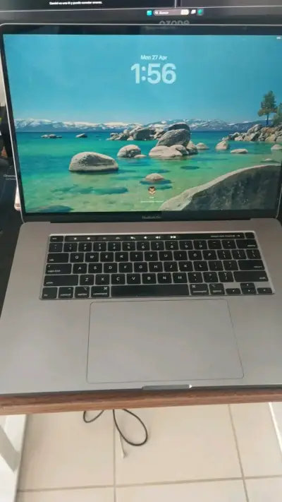 MacBook pro i7  del 2019 - miniatura 2