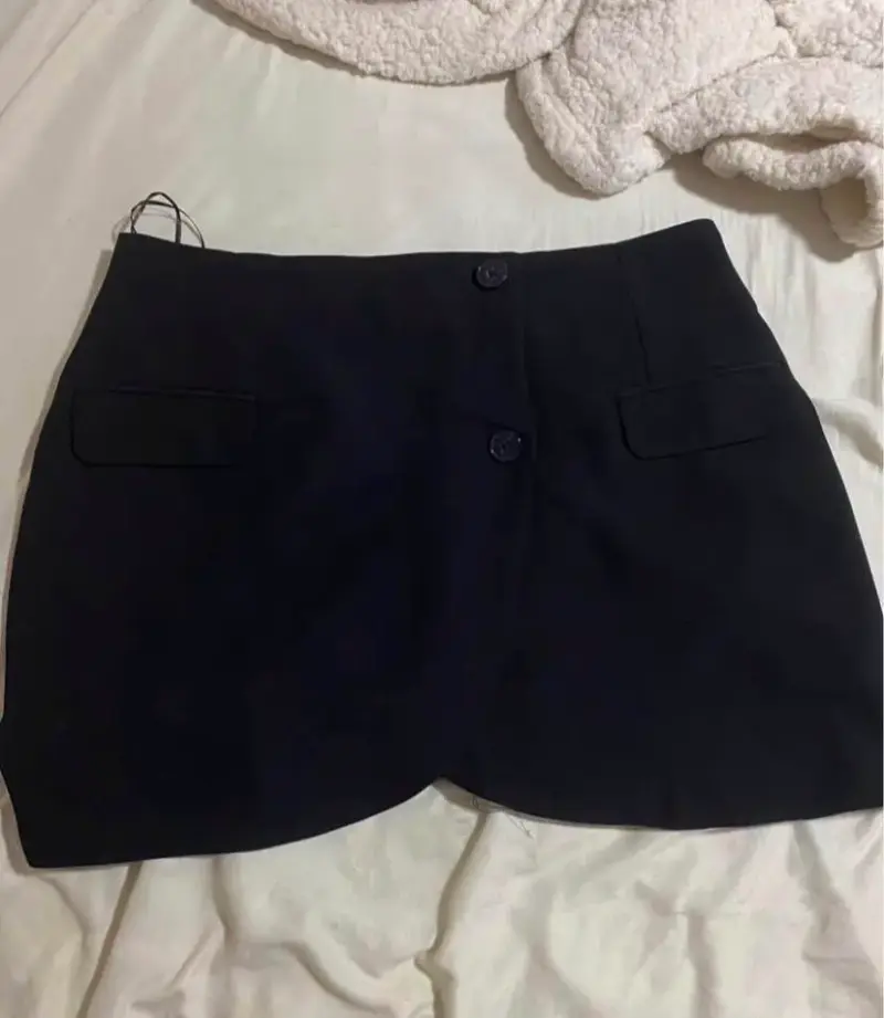 Falda negra talla M Corona
