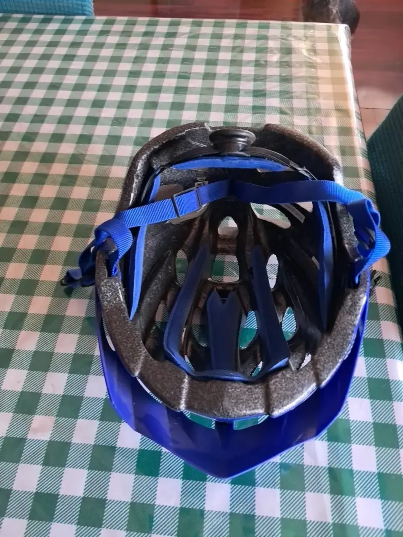 Casco y zapatillas - 2