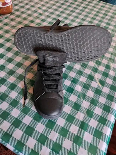 Casco y zapatillas - miniatura 4