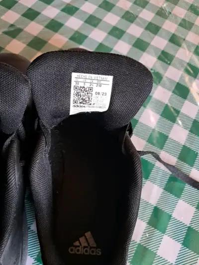 Casco y zapatillas - miniatura 5