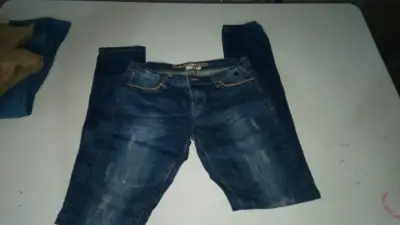Ropa de niño prácticamente nueva - miniatura 3