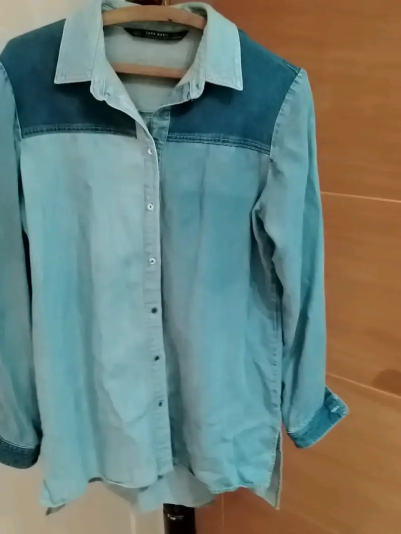 Blusa camisera denim  talla M marca Zara - 2