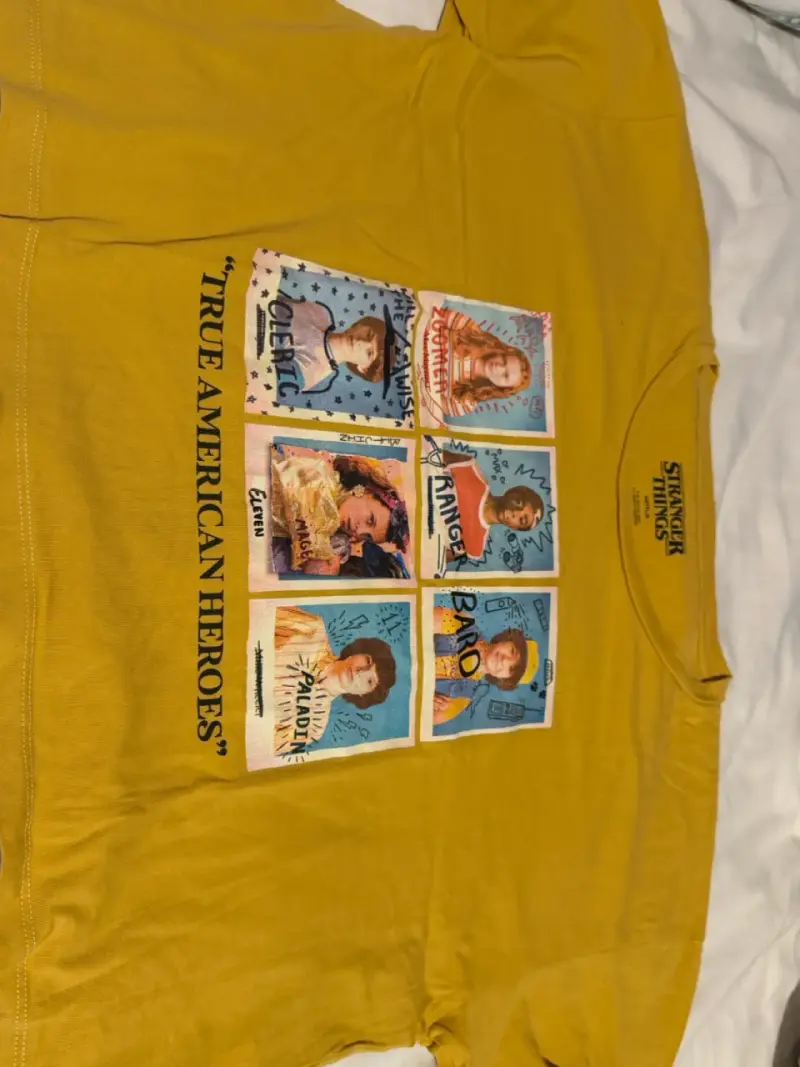 Polera Stranger Things x Sybilla XL