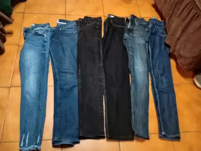 Jeans de mujer y zapatos - miniatura 1
