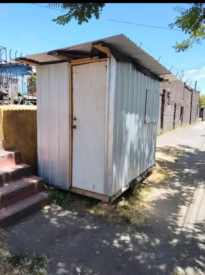 Kiosko o carro w:996512362 - 1