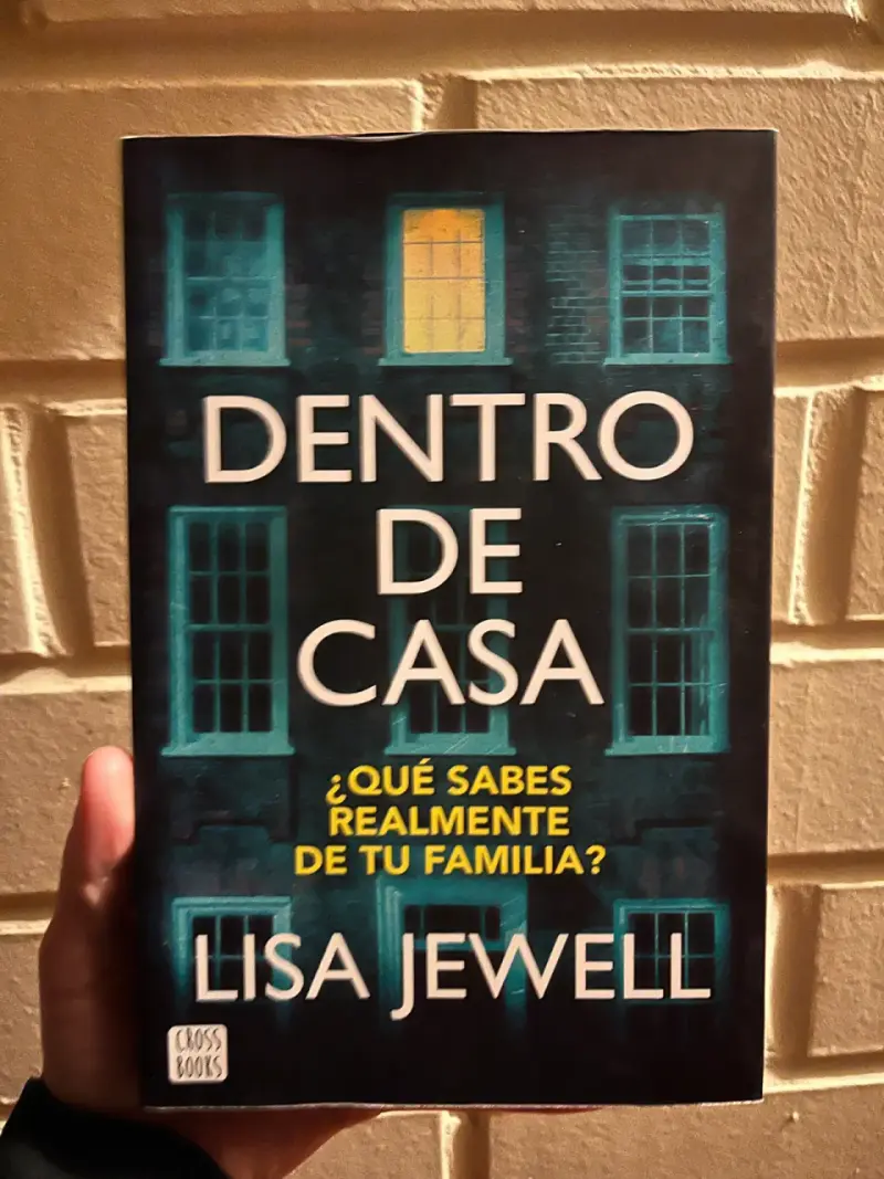 Libro Dentro de casa - 1
